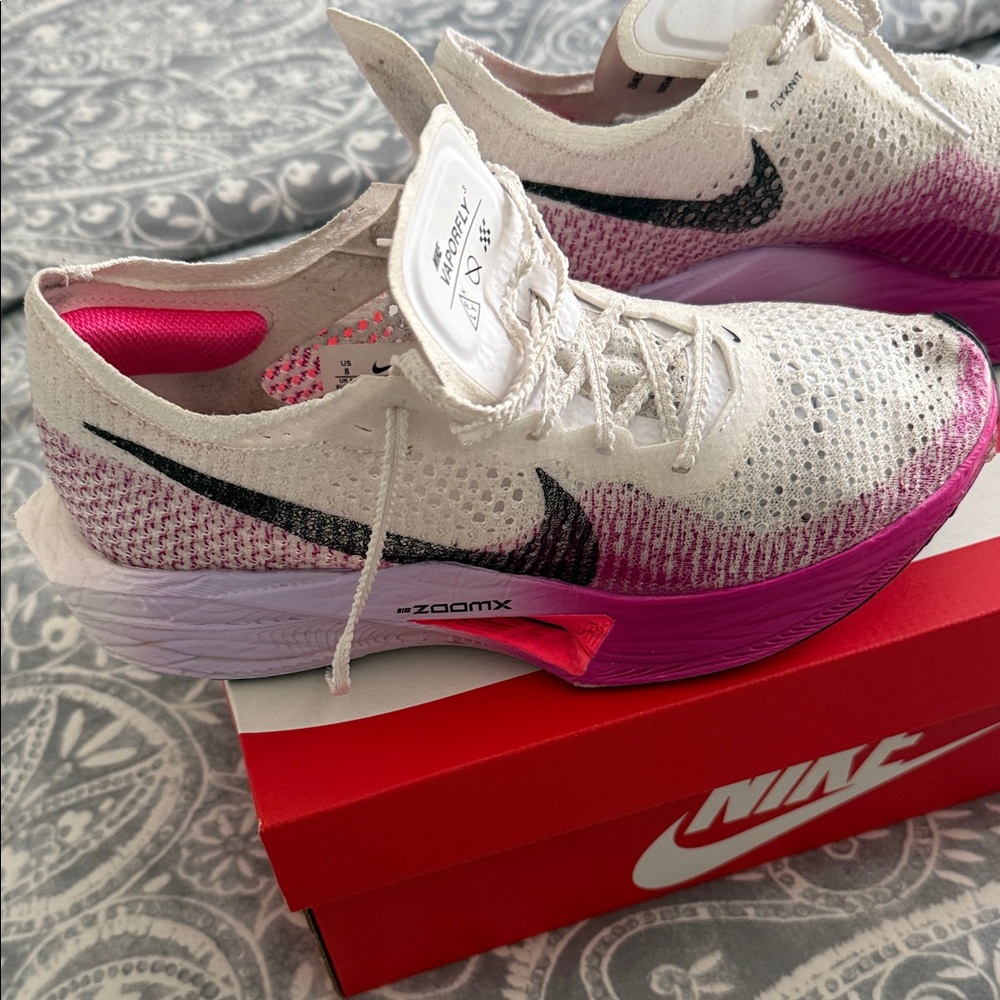 Nike Women’s White & Pink Gradient Flyknit Running Sneakers with Black Swoosh